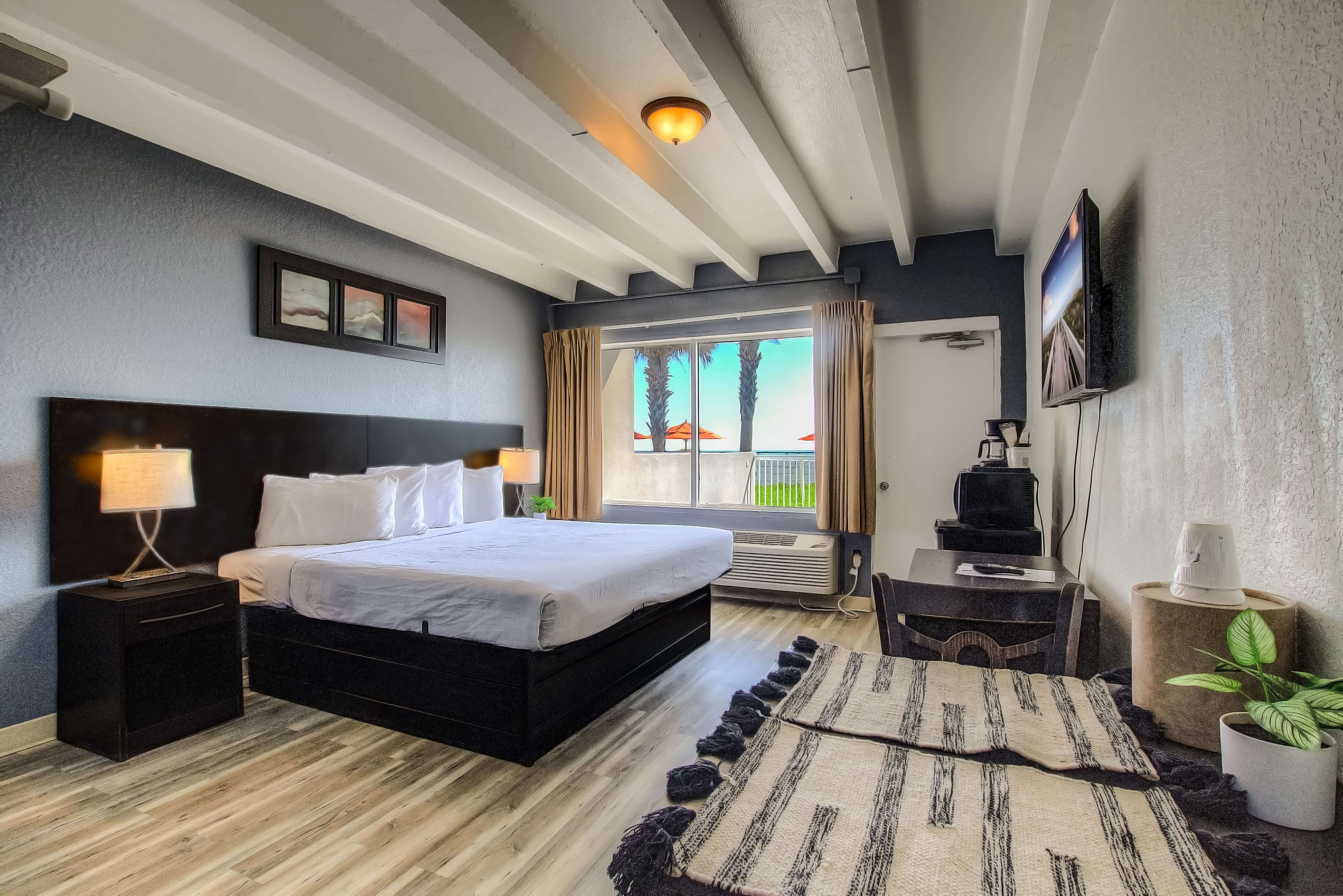 Beach House Inn — gallery preview 1